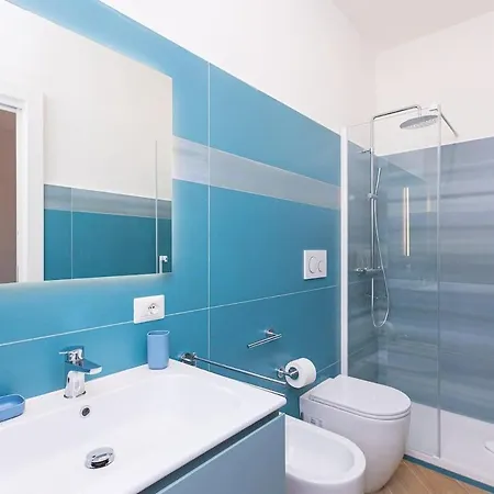 Nuovo Ben Collegato Con Il Centro شقة *