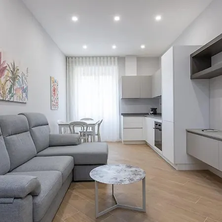 Nuovo Ben Collegato Con Il Centro Appartamento